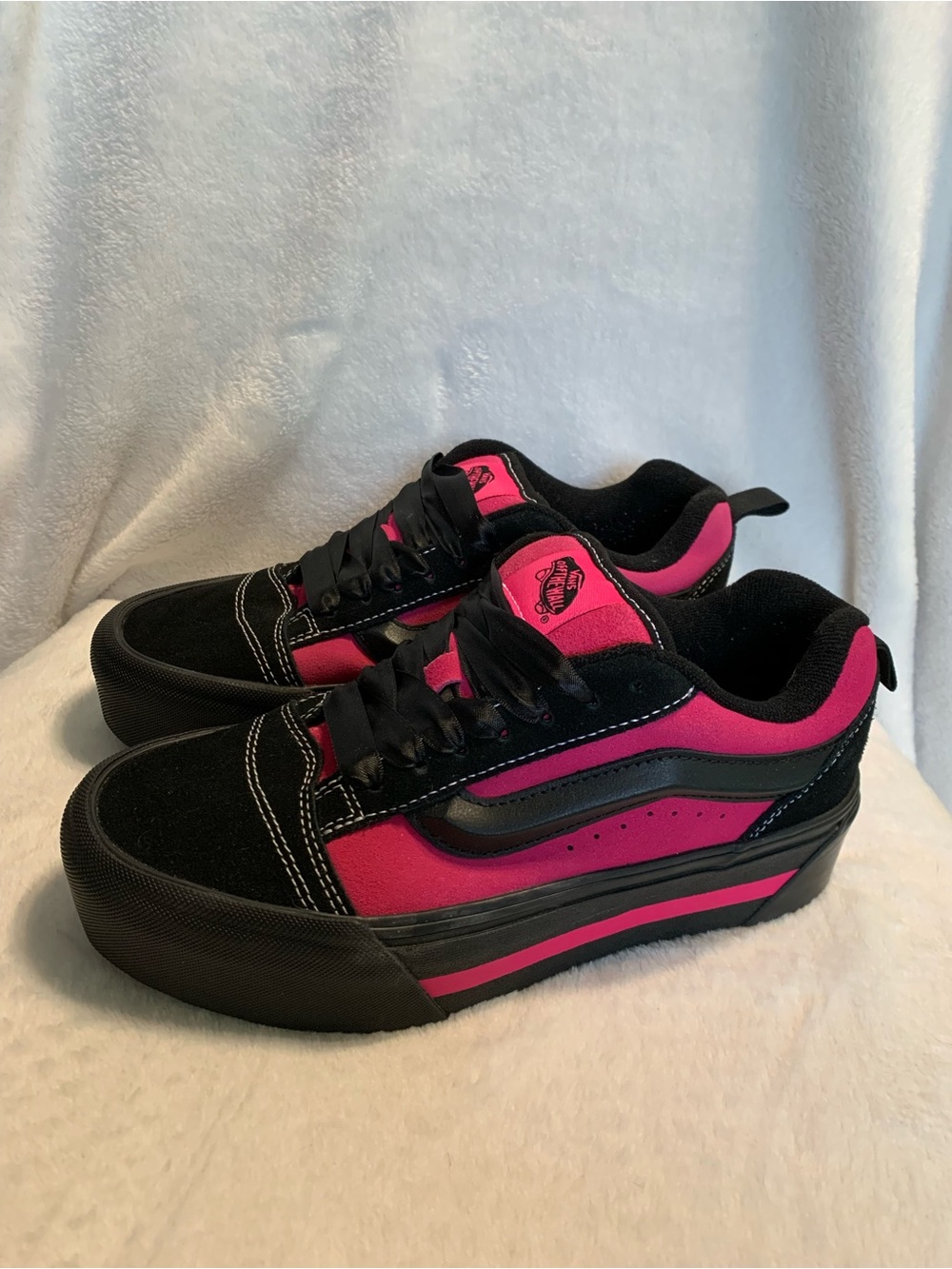 VANS Knu Skate Platform Stacked Sneakers Black Pink Satin Women's 7.5/Men 6.5